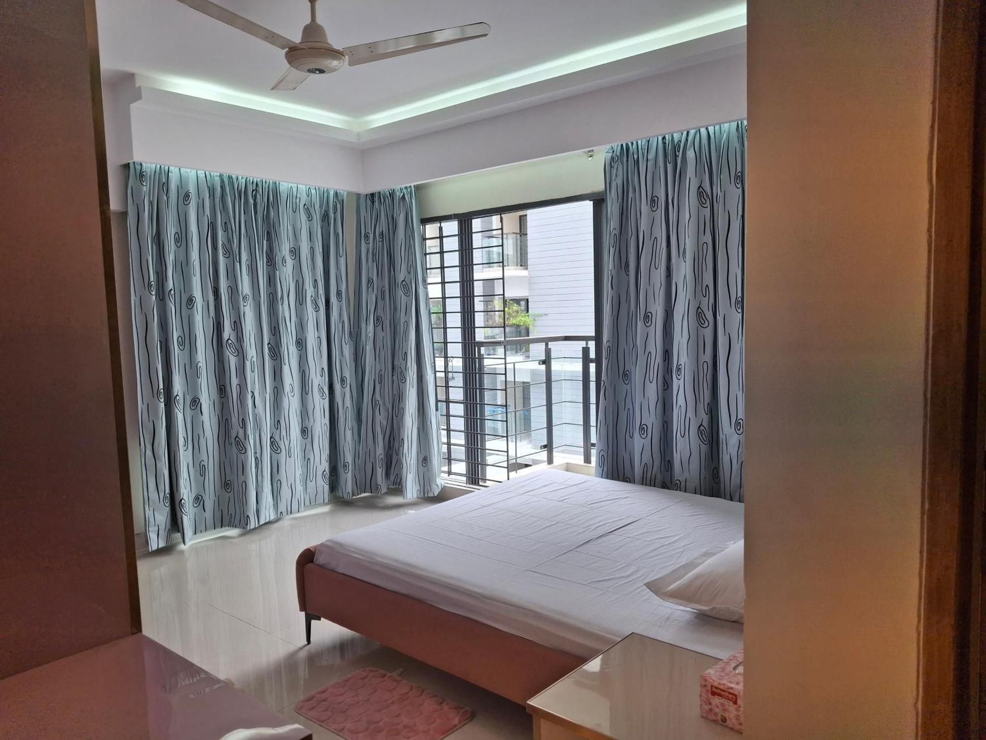 Elegant Secured Family Apartment With Open Space 达卡 外观 照片