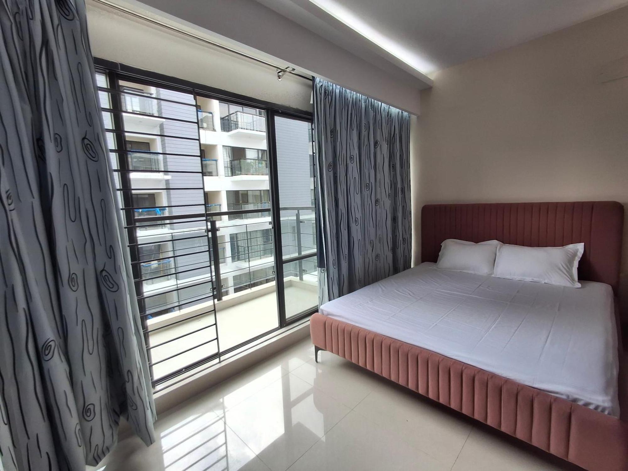 Elegant Secured Family Apartment With Open Space 达卡 外观 照片